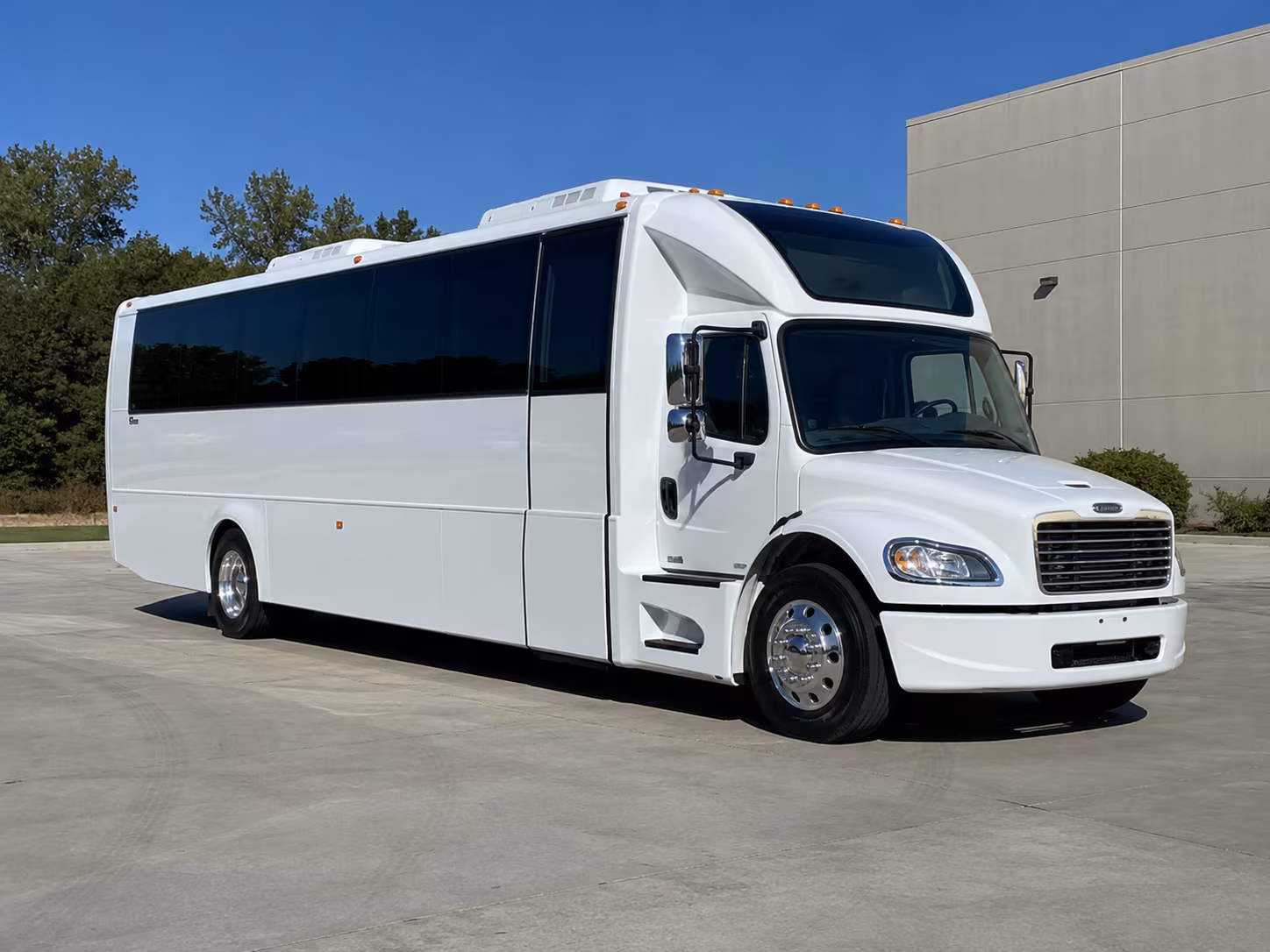 sparks 28 passenger party bus